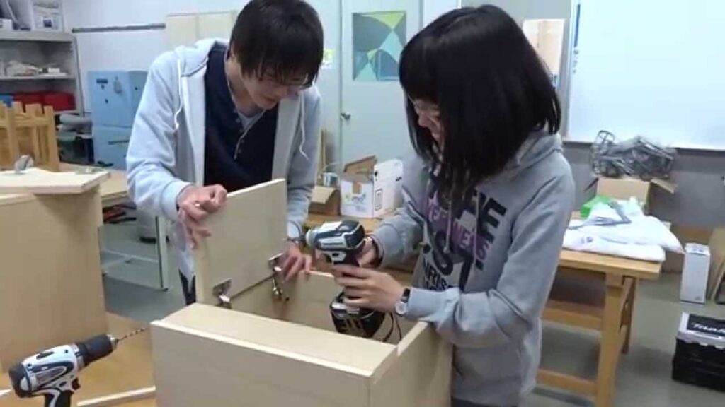 インテリアデザイン科・家具製作実習