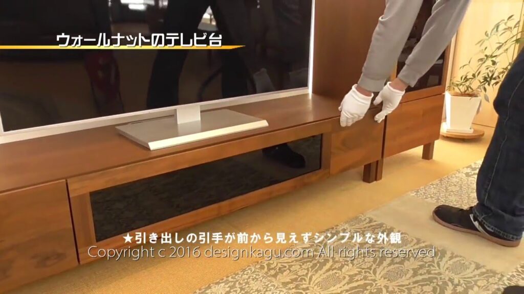 【デザイン家具.com】高級家具 北欧デザインのローボード テレビ台 ウォールナット無垢 黒ガラス 幅164