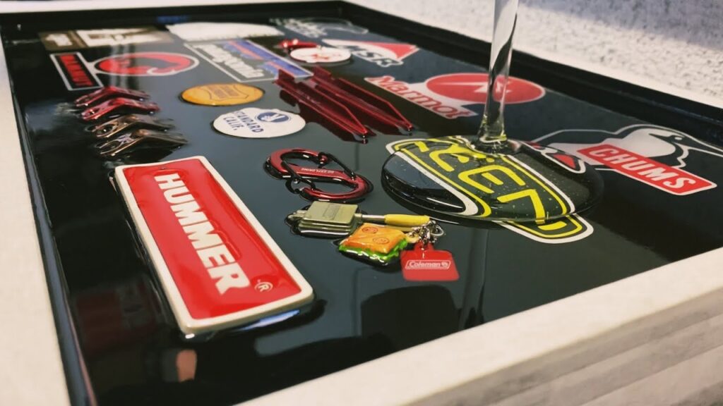 【ダイソー】折りたたみテーブルをオシャレなレジンテーブルに変身DIY