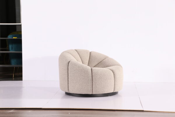 斬新なデザインの1人掛けチェア 包み込まれる幸福感 高級なオーダーチェア ホテルラウンジ向けの椅子