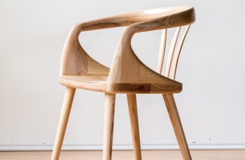 美しい曲線美のダイニングチェア 無垢材の椅子 シンプルなデザインチェア オーダーメイド家具 おしゃれな家具 １人掛け