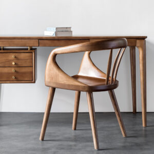 曲線美が美しいスタイリッシュなチェアー　重厚　頑丈　直接引取り歓迎 美しい曲線美のダイニングチェア 無垢材の椅子 シンプルな