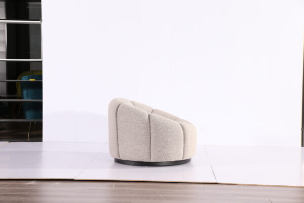 斬新なデザインの1人掛けチェア 包み込まれる幸福感 高級なオーダーチェア ホテルラウンジ向けの椅子
