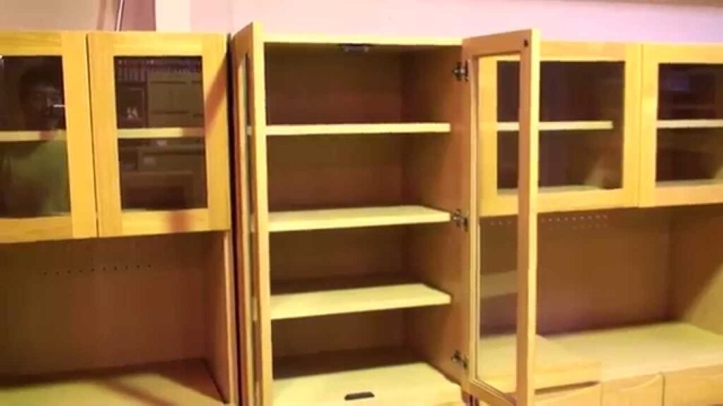 【デザイン家具.com】 高級家具 引き手が特徴的なカワイイデザインのカップボード 食器棚 幅60